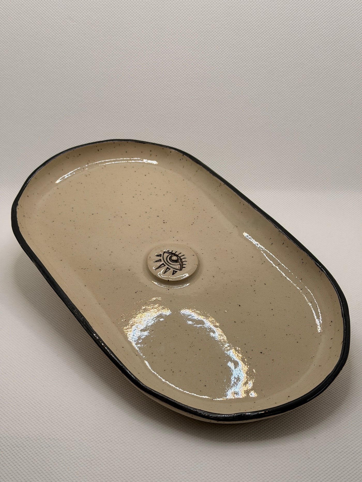 Plat Multifonction « Œil Protecteur »