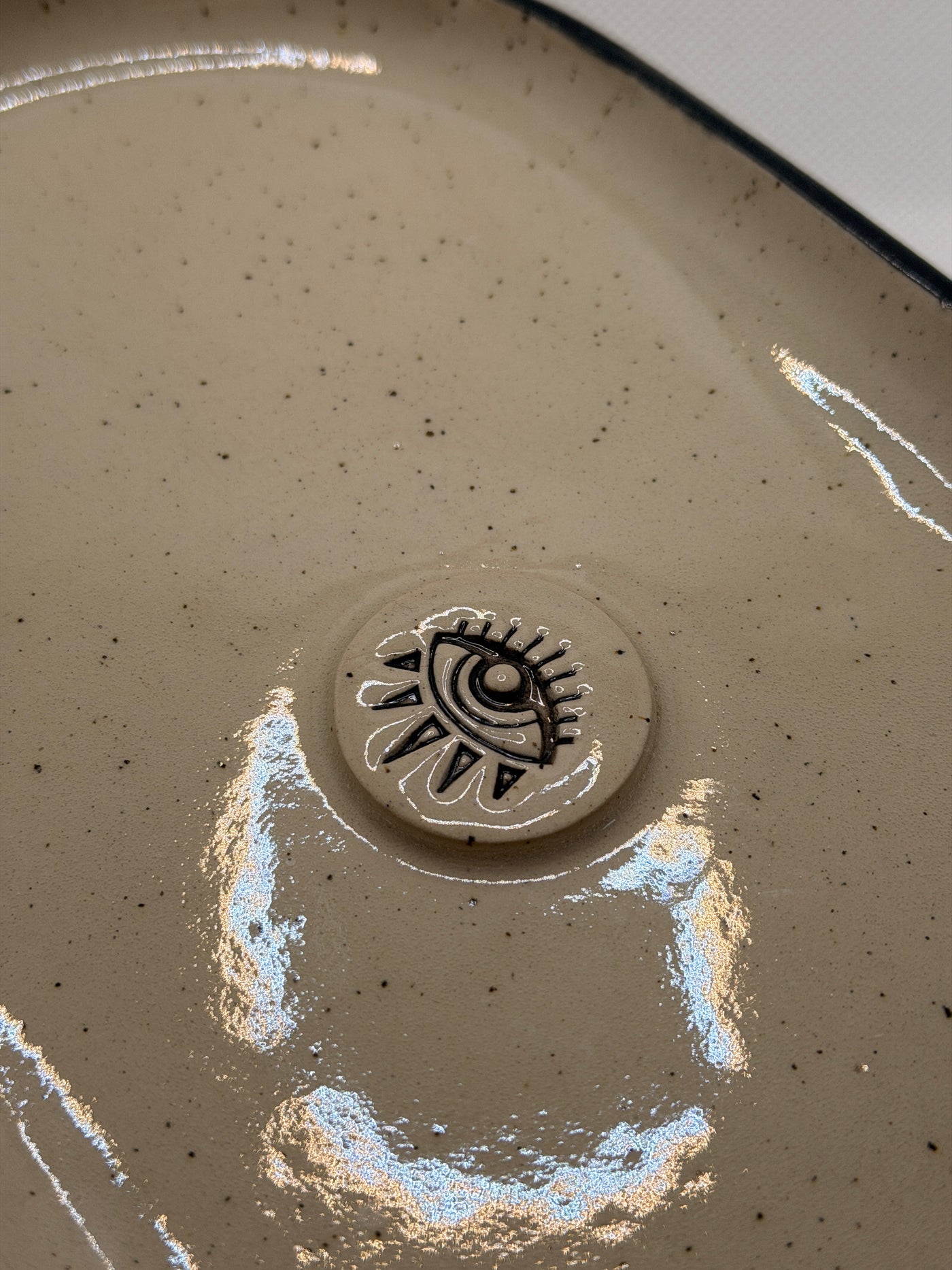 Plat Multifonction « Œil Protecteur »