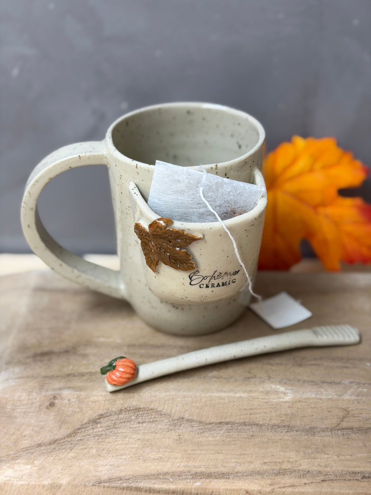 Mug à infusion d’automne avec touillette
