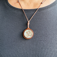 Médaillon « Aum »